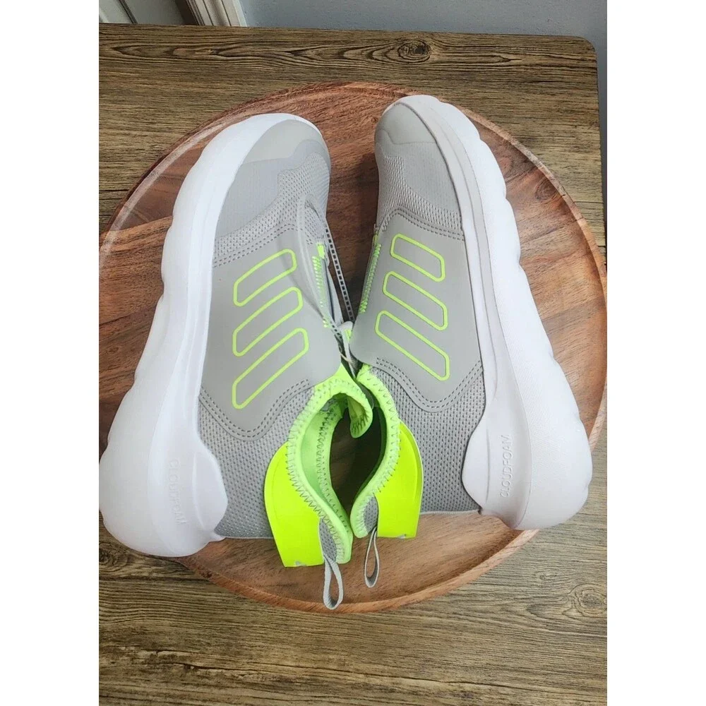 New! Adidas Tensaur Comfort Kids Shoes Grey w/lime green accents US Sz 7 - Picture 3 of 12